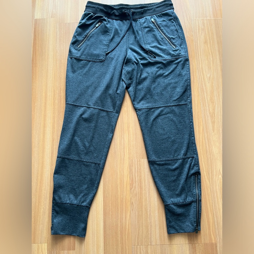 Athleta Gray Zip Pocket Joggers Women’s Size S Athleisure